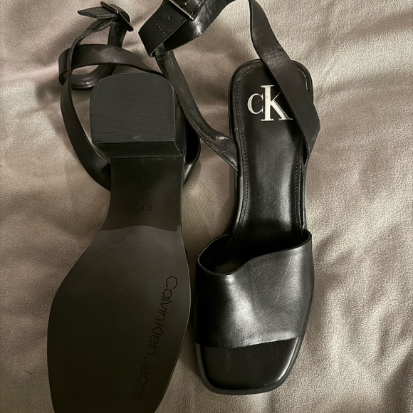 Calvin Klein Black Heels 👠 - Picture 3 of 4